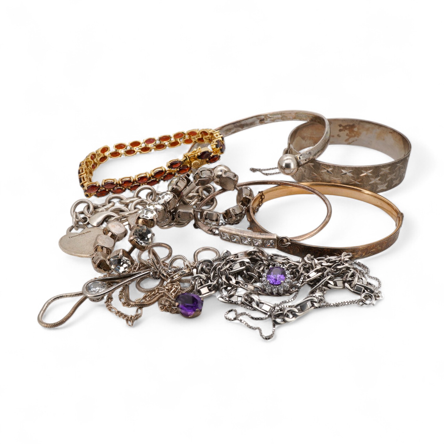 A small quantity of assorted mainly modern silver and 925 jewellery including garnet set gilt 925 bracelet, pendants, necklaces and bangles.